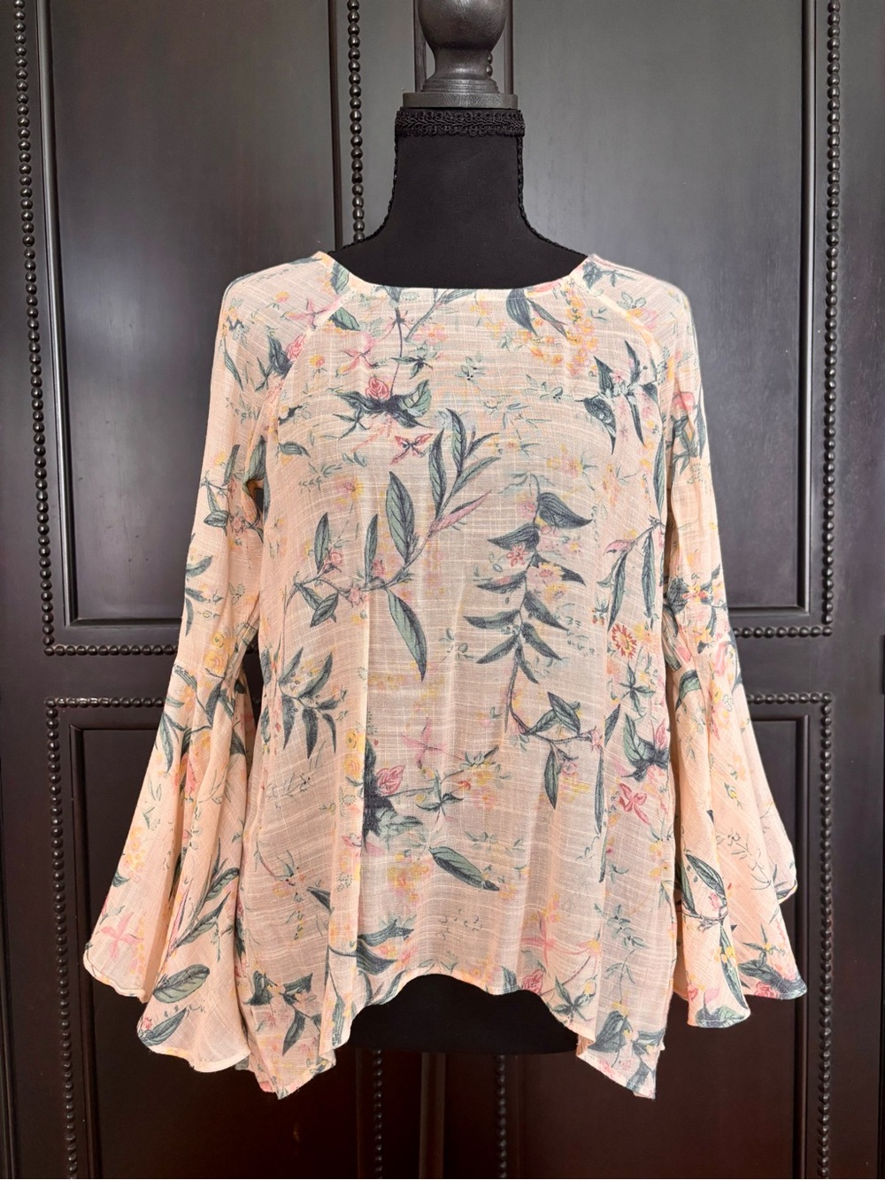 LC Lauren Conrad Peach Floral Bell-Sleeve Tunic